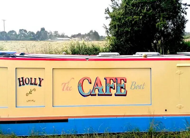 The Journey of Starting a Cafe on a Boat: An Inside Look